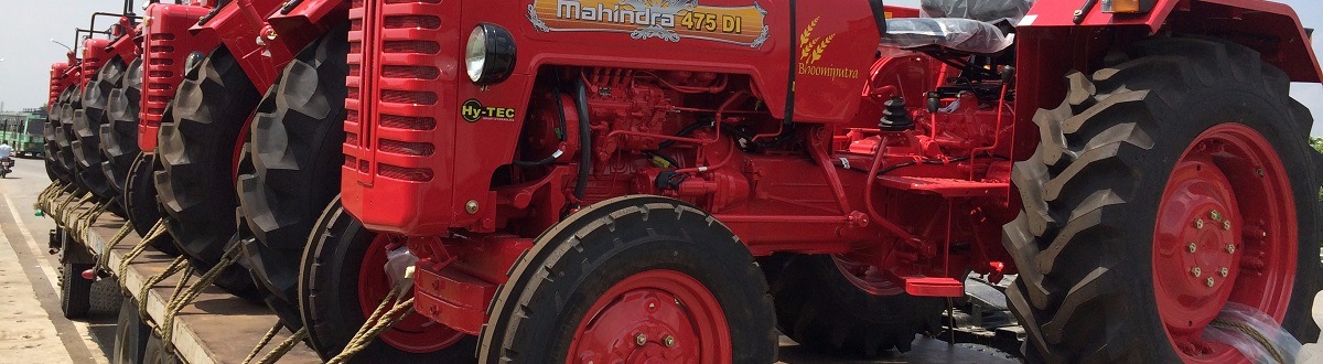 2015 Red Mahindra Tractors 